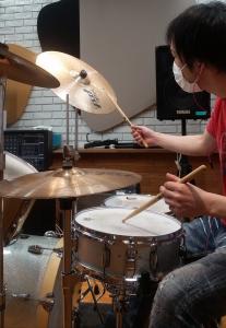 片耳の音楽家