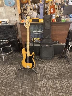 いちご（ベース練習中）