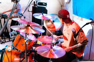 とにかくドラム叩きたい